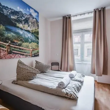 Góralska Pasja Krupówki 37 *