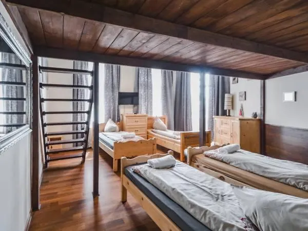 Goralska Pasja Krupowki 37 *